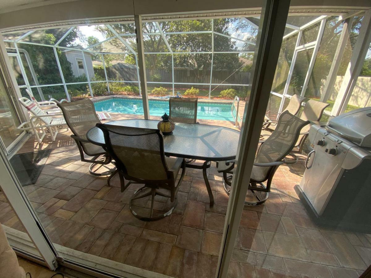Modern Pool Home Spring Hill Exterior photo